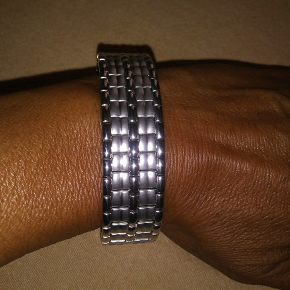 💜💜FINAL SALE!! FINAL💜💜 Stainless Steel Bangle - Picture 2 of 6